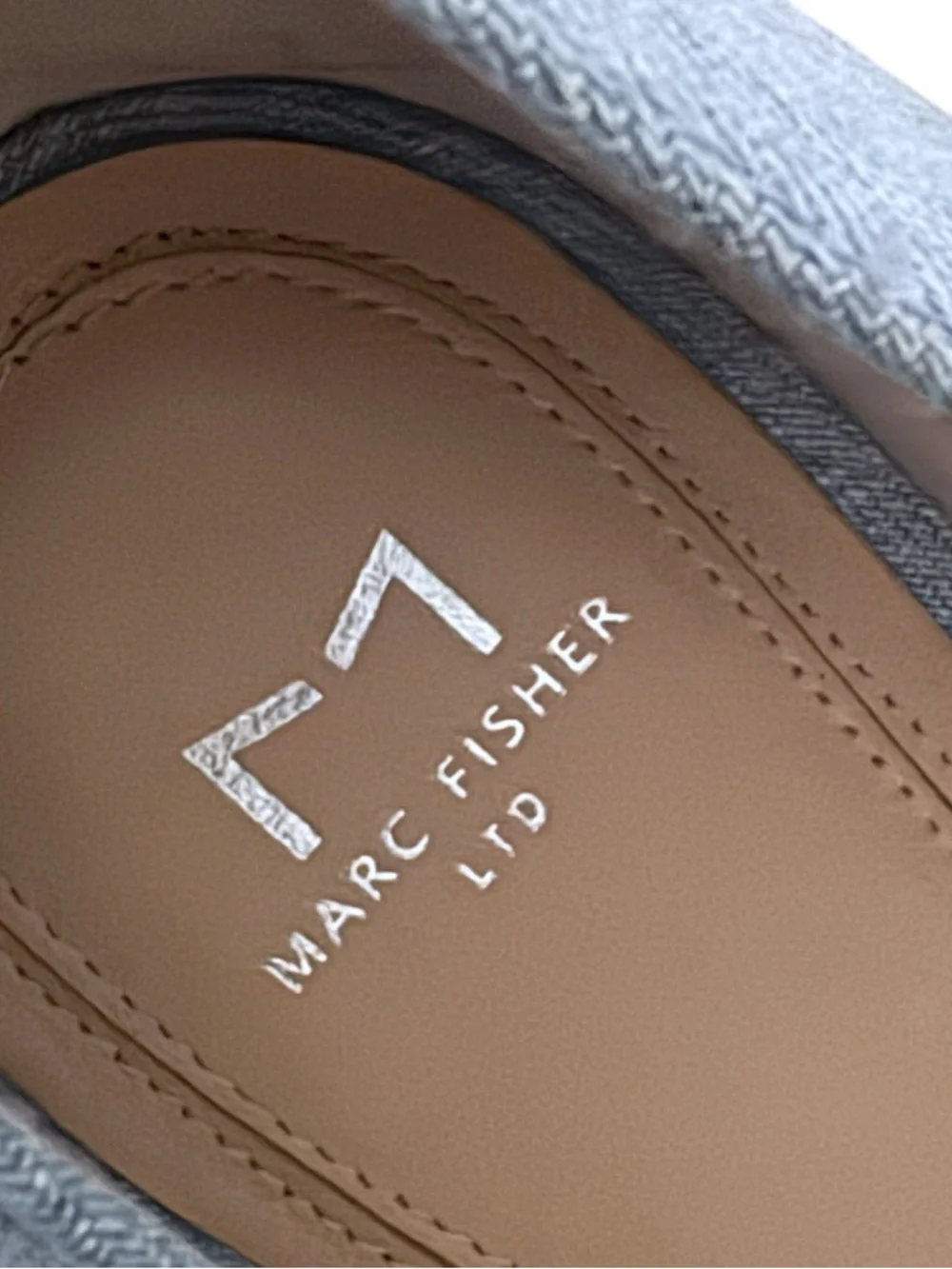 Marc Fisher Womens
Zala Pump Size 11 Light Blue Denim Pointed
Block Heel Shoe - Picture 6 of 8